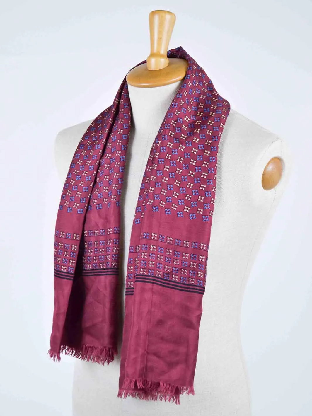 1970s men burgundy silk-blend scarf with graphic pattern