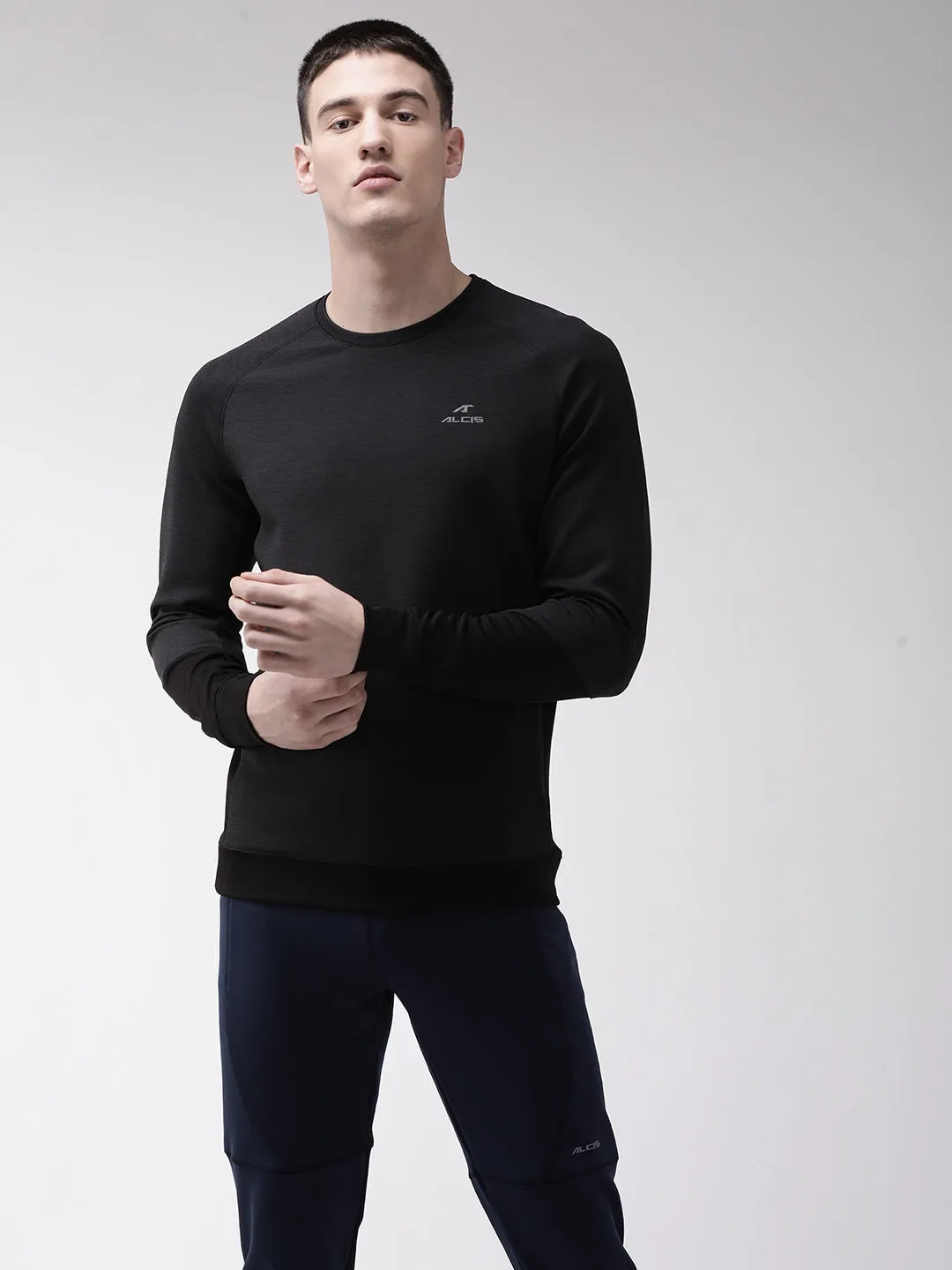 Alcis Men Black Solid Training Sweatshirt