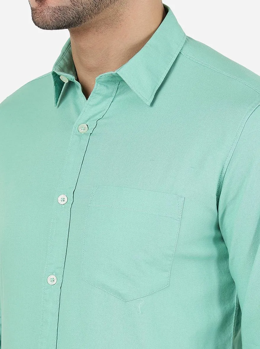 Biscay Green Solid Slim Fit Casual Shirt | JadeBlue